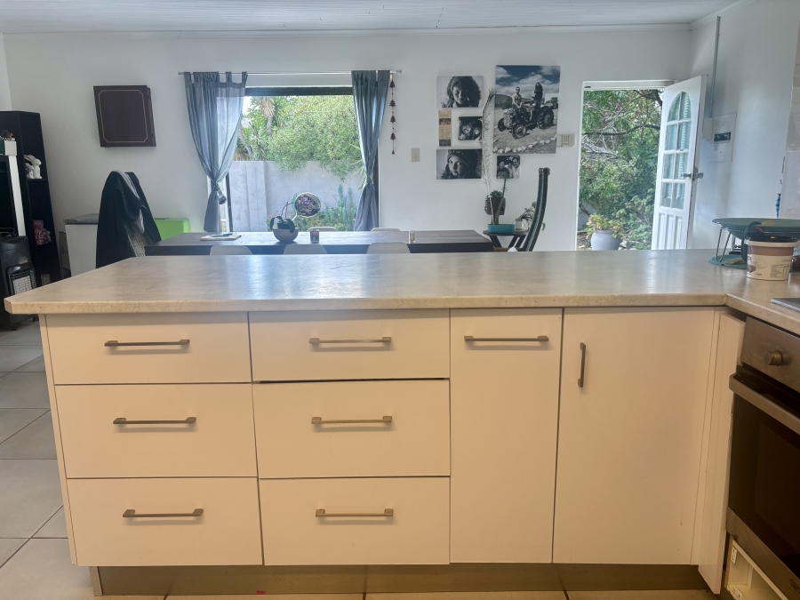 4 Bedroom Property for Sale in Sandbaai Western Cape